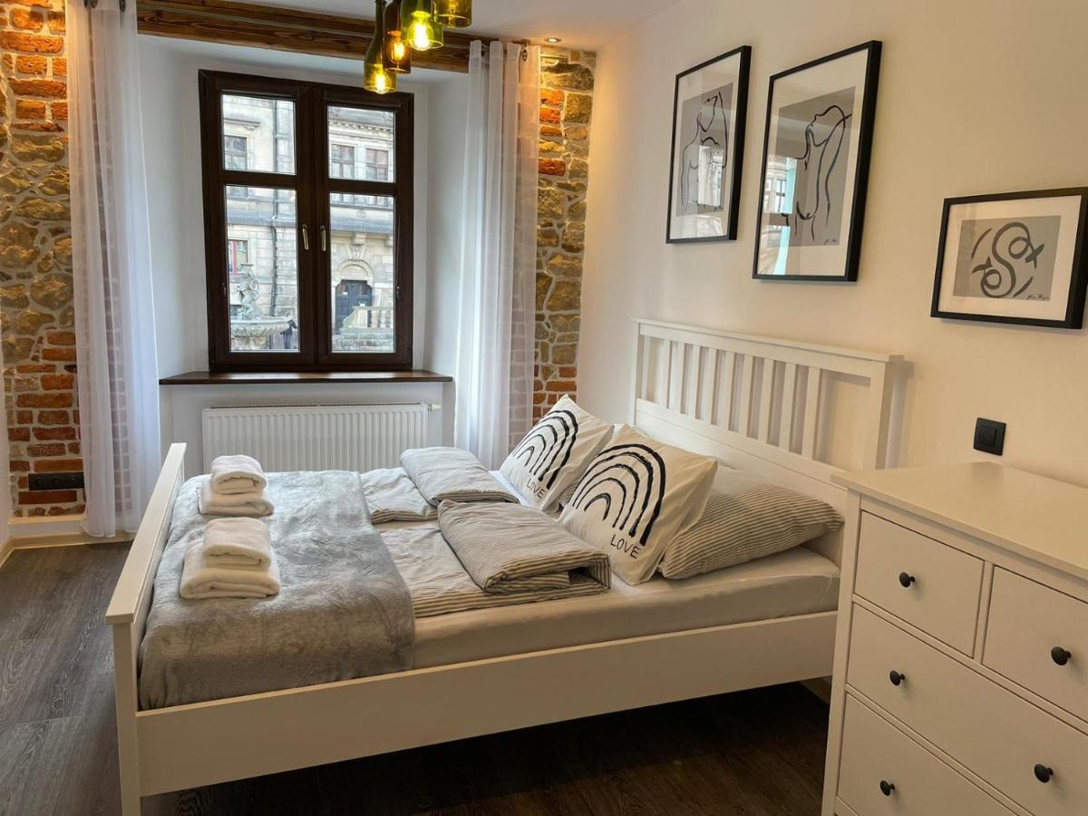 Apartament Przy Ratuszu Kłodzko Extérieur photo