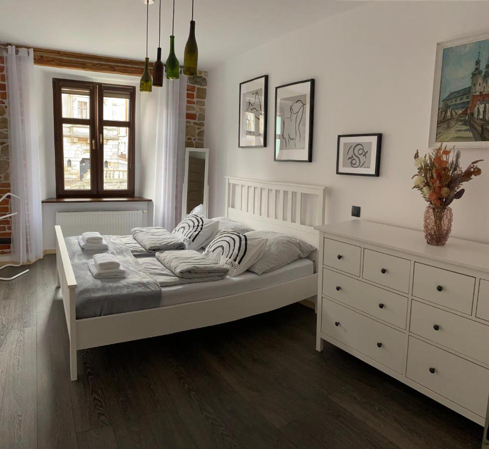 Apartament Przy Ratuszu Kłodzko Extérieur photo