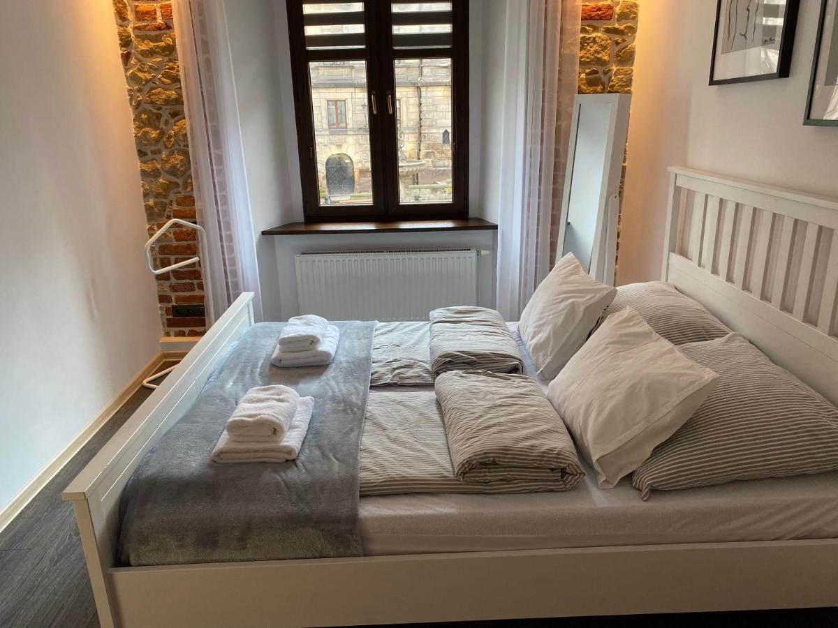 Apartament Przy Ratuszu Kłodzko Extérieur photo